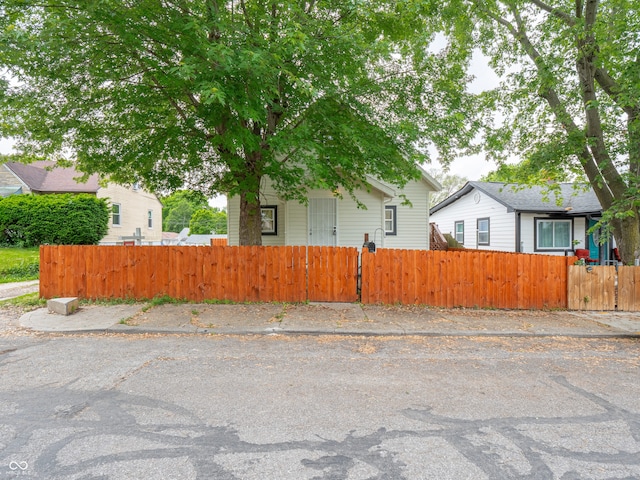 2528 S Pennsylvania St, Indianapolis, IN 46225 - photo 2