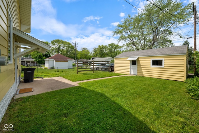 536 S 27th St, Lafayette, IN 47904 - view of yard with a patio and an outbuilding