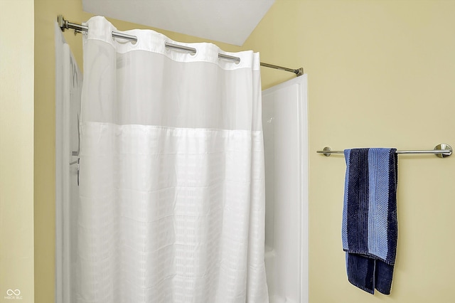 2623 Senators Way, Indianapolis, IN 46217 - bathroom with a shower with curtain