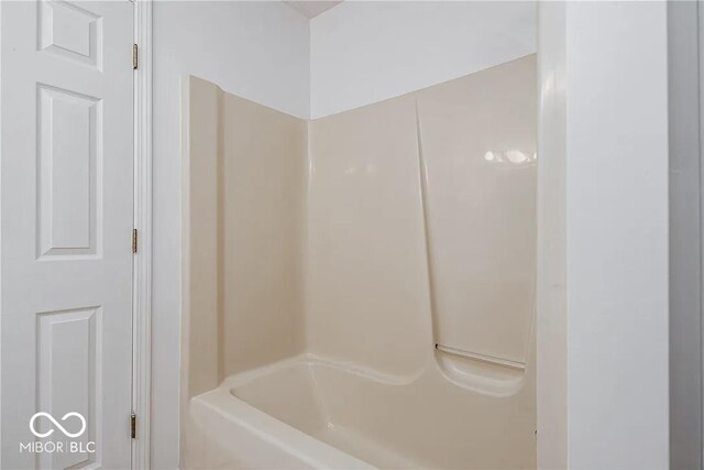 6707 Dovir Woods Dr, Sellersburg, IN 47172 - bathroom with tub / shower combination