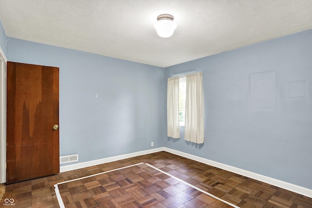 3215 E Edgewood Ave, Indianapolis, IN 46227 - spare room featuring baseboards