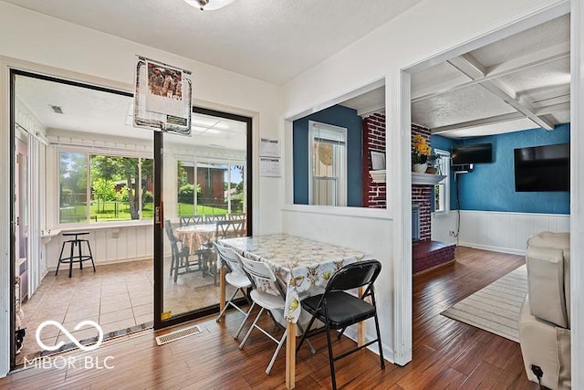 813 Boulder Rd, Indianapolis, IN 46217 - sunroom / solarium with beam ceiling and coffered ceiling