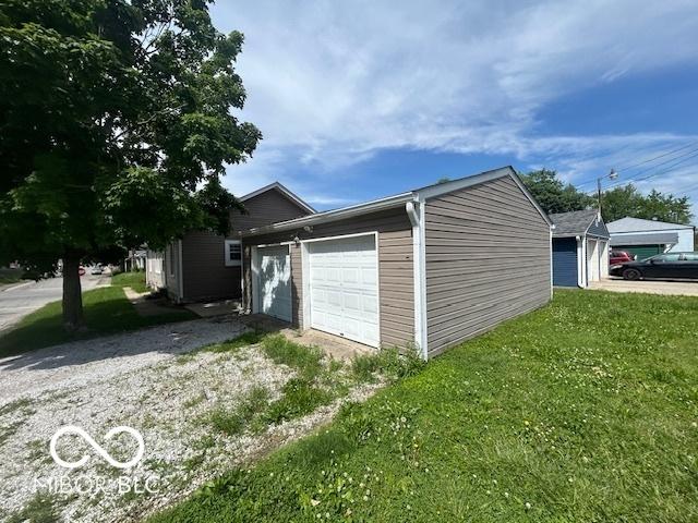 1527 Main St, Beech Grove, IN 46107 - view of garage