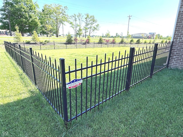 1056 Bent Branch Ln, Greenwood, IN 46143 - view of yard