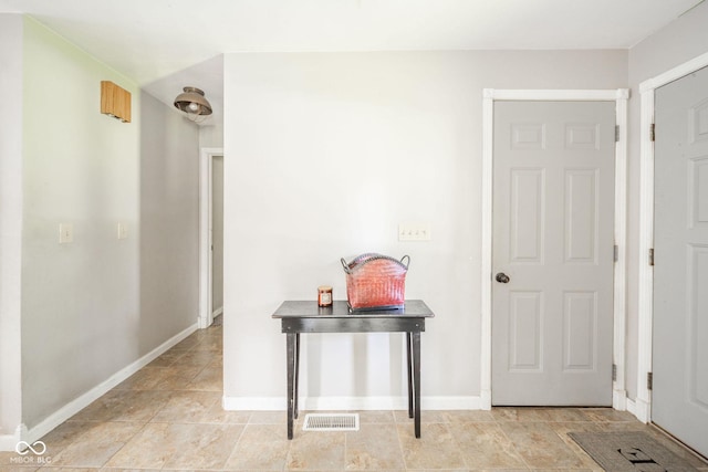 2544 N E Raintree Dr, New Castle, IN 47362 - entrance foyer featuring baseboards