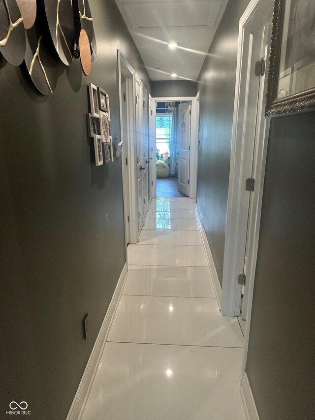 9527 Pepperidge Dr, Indianapolis, IN 46235 - hall featuring baseboards