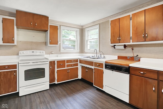 6580 N US Highway 31, Whiteland, IN 46184 - kitchen with white appliances, a sink, light countertops, and dark wood-type flooring