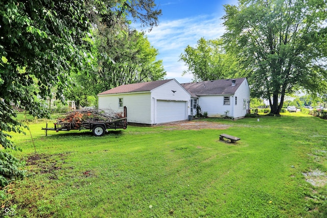 6580 N US Highway 31, Whiteland, IN 46184 - view of green lawn featuring a garage