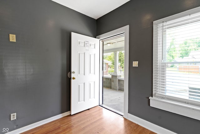 3636 Crescent Ave, Indianapolis, IN 46208 - entrance foyer featuring wood finished floors and baseboards