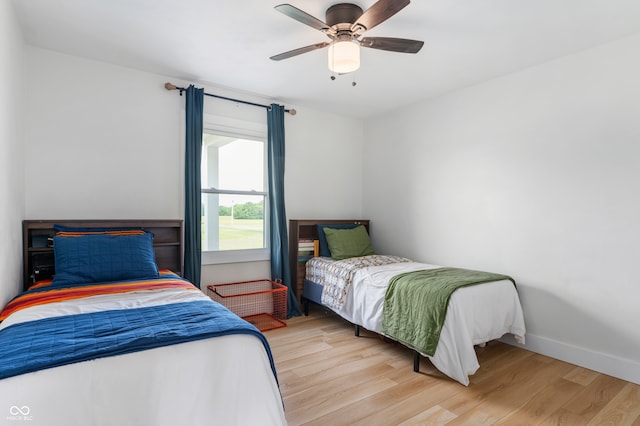 10274 S 400 W, Pendleton, IN 46064 - bedroom with wood finished floors and ceiling fan