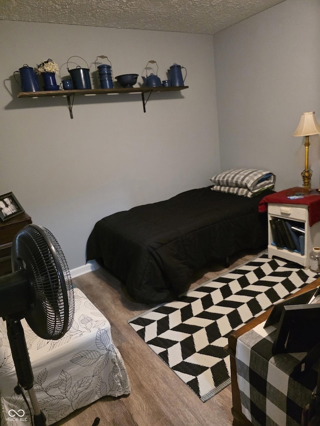 6305 W Hickory Hill Dr, North Vernon, IN 47265 - bedroom with a textured ceiling