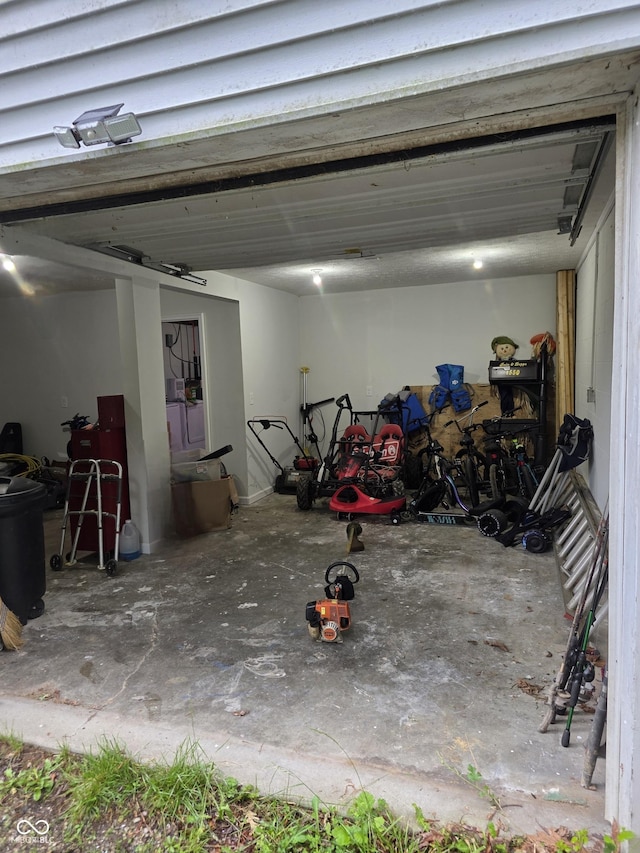 6305 W Hickory Hill Dr, North Vernon, IN 47265 - view of garage
