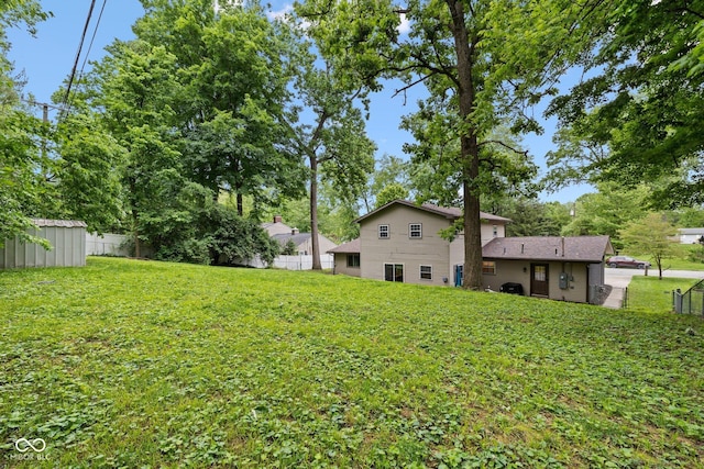 213 Terre Vista Dr, Terre Haute, IN 47803 - view of yard