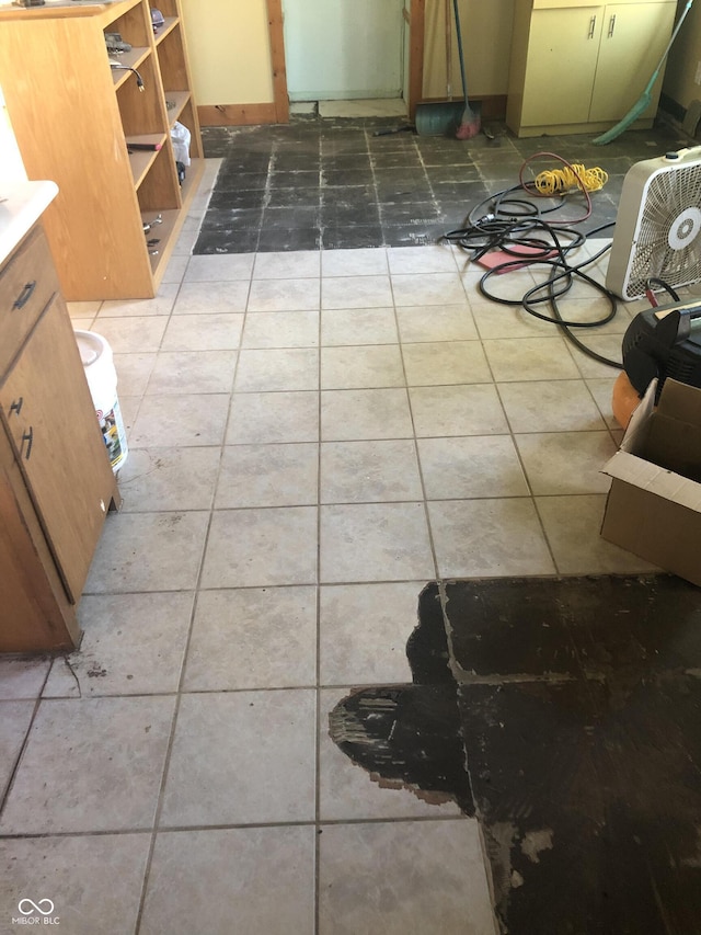 409 Parkway St, Whiteland, IN 46184 - bathroom with tile patterned floors