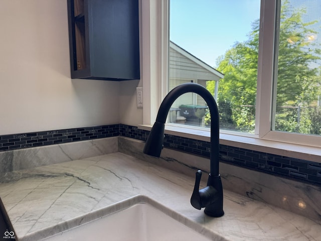 409 Parkway St, Whiteland, IN 46184 - kitchen view of a sink and decorative backsplash