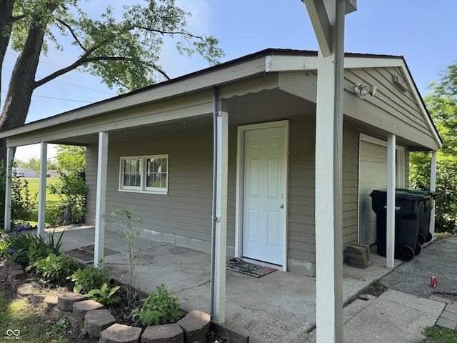 409 Parkway St, Whiteland, IN 46184 - doorway to property with a garage