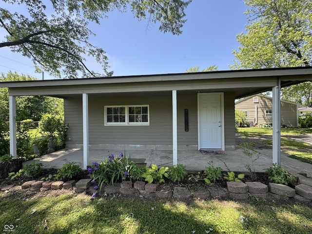 409 Parkway St, Whiteland, IN 46184 - view of front of home featuring covered porch