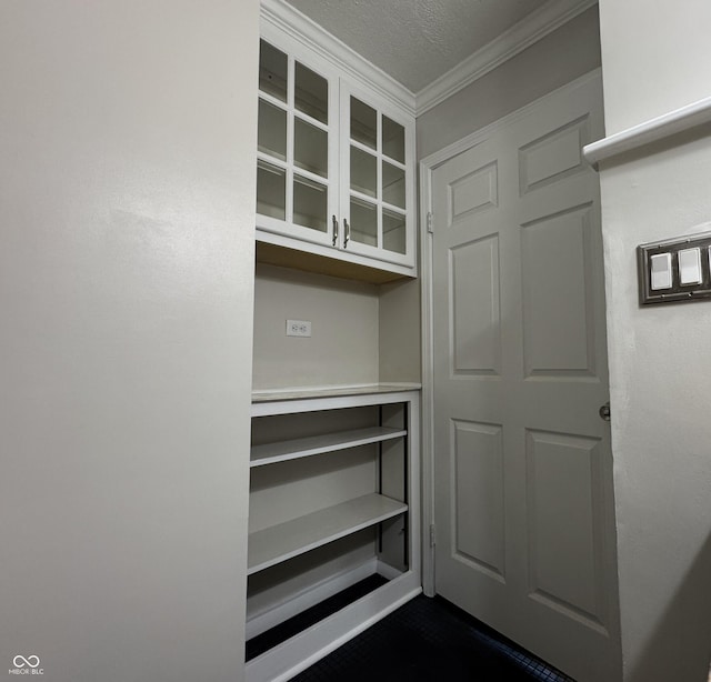 409 Parkway St, Whiteland, IN 46184 - mudroom featuring crown molding