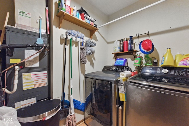 9130 E 18th St, Indianapolis, IN 46229 - laundry area featuring separate washer and dryer and heating unit