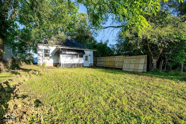 214 S Mcilroy Ave, West Terre Haute, IN 47885 - view of yard