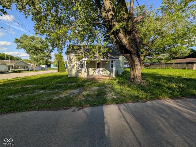 9712 N Price St, Knightsville, IN 47857 - view of front of property with covered porch