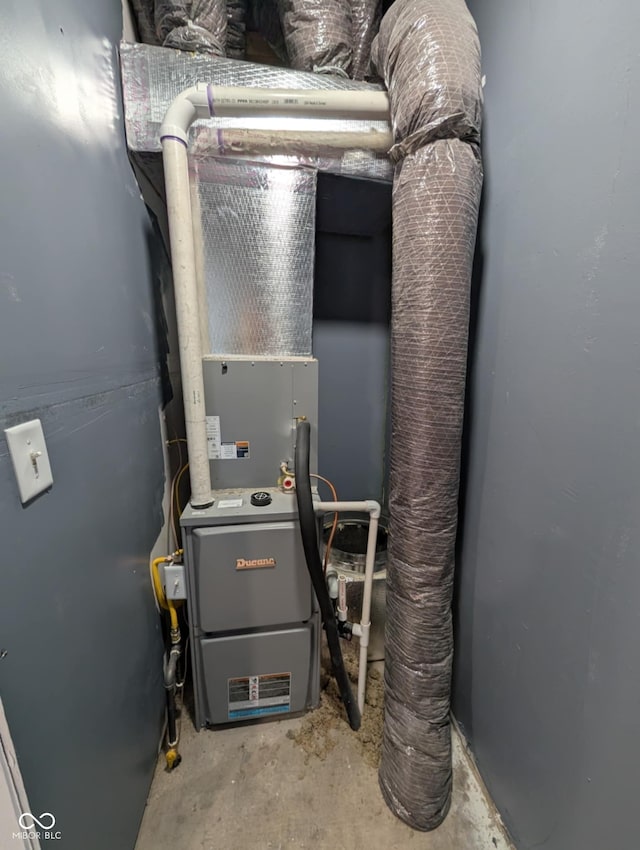 9712 N Price St, Knightsville, IN 47857 - view of utility room
