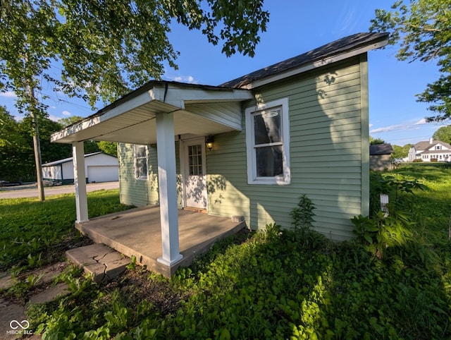 9712 N Price St, Knightsville, IN 47857 - view of front facade featuring a patio