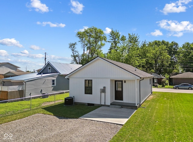 302 Highlawn Ave, Seymour, IN 47274 - view of front of home