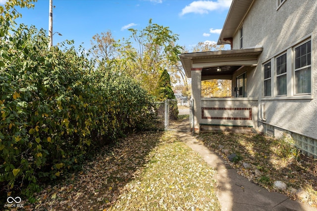 1015 Fairfield Ave, Indianapolis, IN 46205 - view of yard with a gate