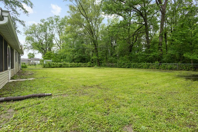 5422 Orange St, Indianapolis, IN 46203 - view of yard