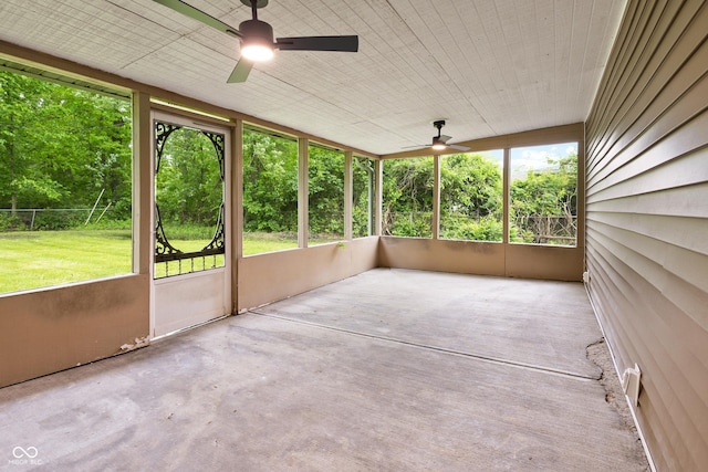 5422 Orange St, Indianapolis, IN 46203 - unfurnished sunroom featuring ceiling fan