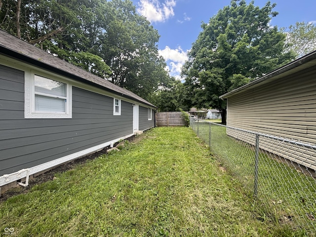 3041 S Rybolt Ave, Indianapolis, IN 46241 - view of yard