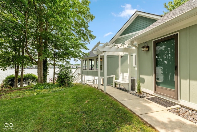 101 Edgewater Dr, Noblesville, IN 46062 - view of grassy yard with a pergola
