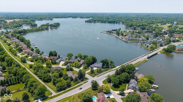 101 Edgewater Dr, Noblesville, IN 46062 - aerial view of residential area featuring a large body of water