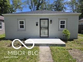 2421 N Arsenal Ave, Indianapolis, IN 46218 - view of front of home