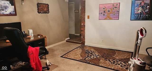 1619 Crest Ct, Indianapolis, IN 46214 - home office with baseboards