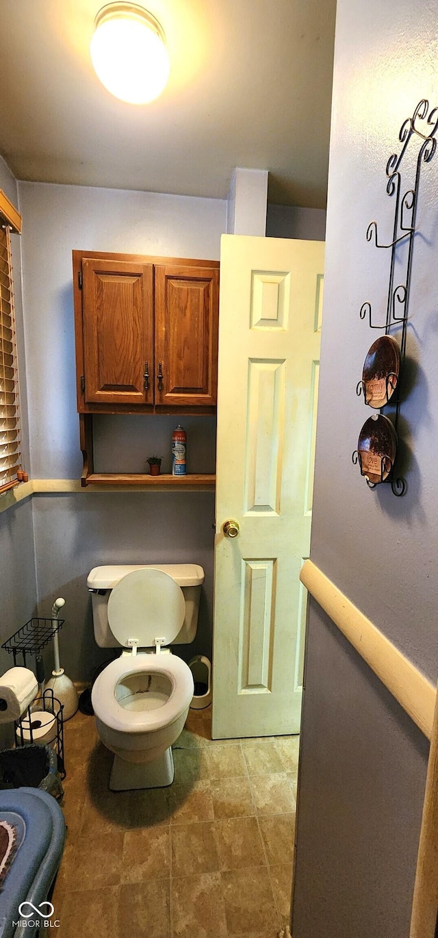 1619 Crest Ct, Indianapolis, IN 46214 - bathroom with toilet