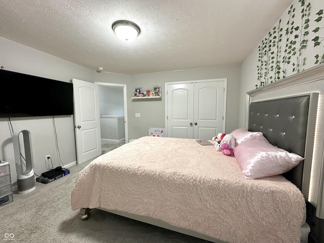 9133 Thames Dr, Avon, IN 46123 - carpeted bedroom featuring a closet and a textured ceiling