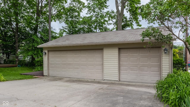 595 W Poplar St, Zionsville, IN 46077 - view of detached garage