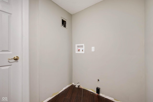 2618 High St, New Castle, IN 47362 - laundry area with hookup for a washing machine, wood finished floors, and baseboards