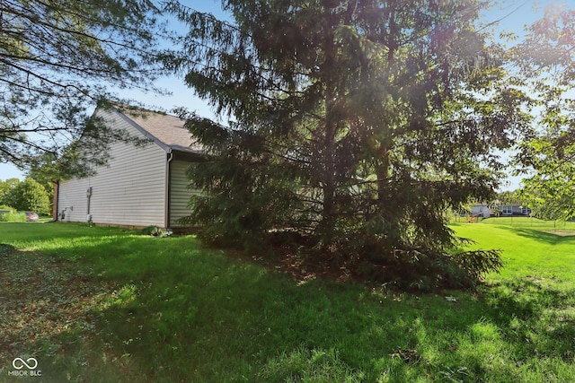 7061 Woodgate Cir, Fishers, IN 46038 - view of green lawn