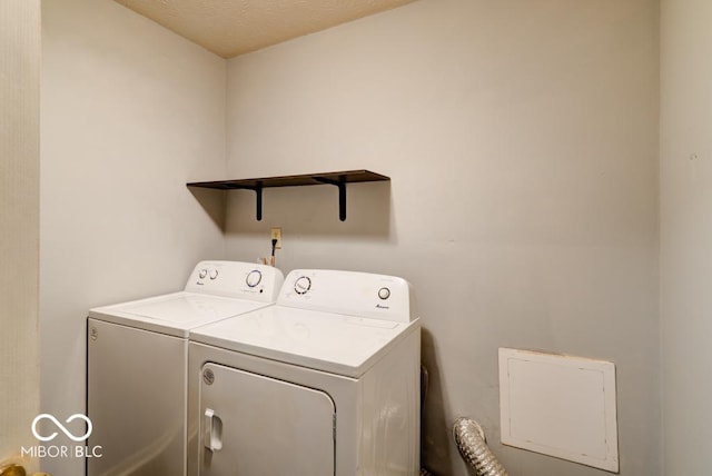 444 Austin Dr, Avon, IN 46123 - laundry room with washer and clothes dryer