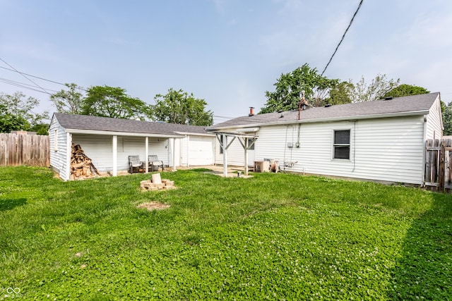 315 Schoolhouse Rd, Franklin, IN 46131 - rear view of house featuring a garage and central air condition unit