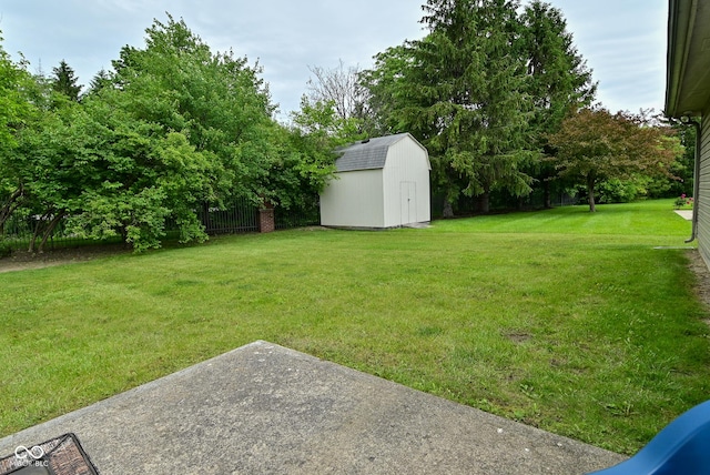 4528 Hunt Master Ct, Indianapolis, IN 46268 - view of green lawn
