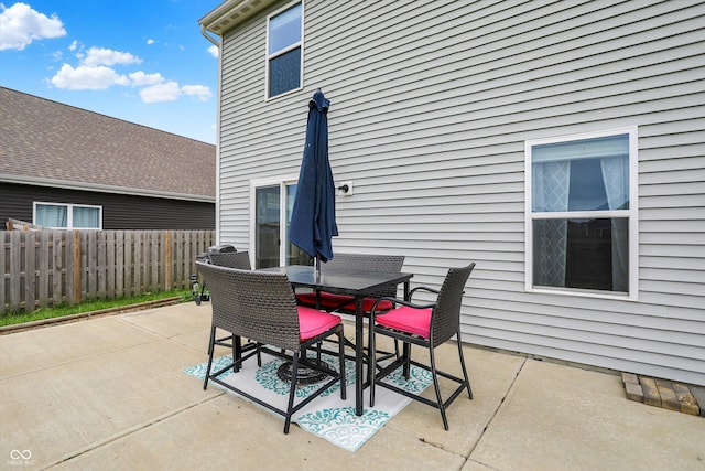6645 Honeysuckle Way, Pendleton, IN 46064 - view of patio with outdoor dining area