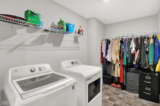 6645 Honeysuckle Way, Pendleton, IN 46064 - washroom featuring washer and clothes dryer