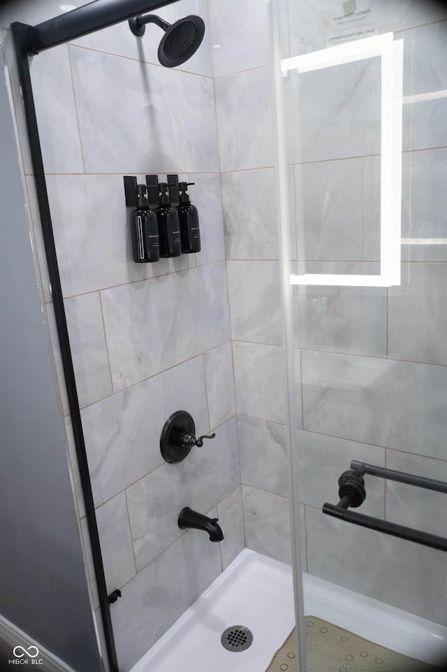 1331 N Berwick Ave, Indianapolis, IN 46222 - bathroom with a shower stall