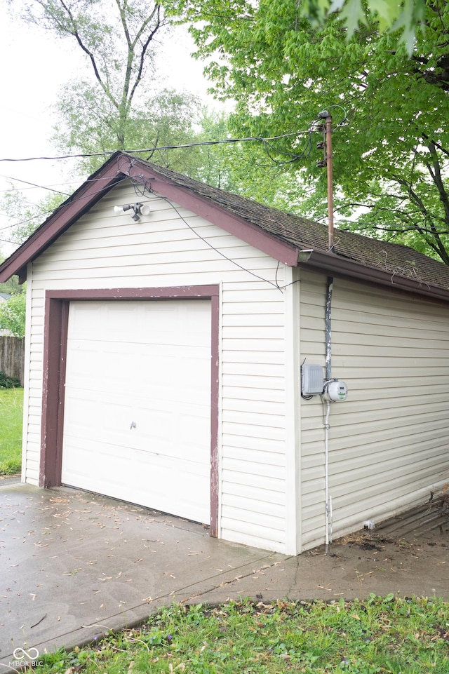 1331 N Berwick Ave, Indianapolis, IN 46222 - detached garage featuring driveway