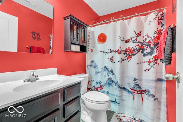 123 Campus Ln, Greenwood, IN 46143 - full bath with vanity, toilet, and a shower with curtain