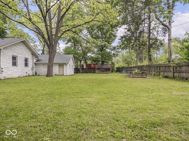 1617 E 52nd St, Indianapolis, IN 46205 - view of yard